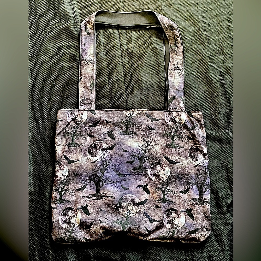 Bats in the Moonlight Tote🖤🦇🩶